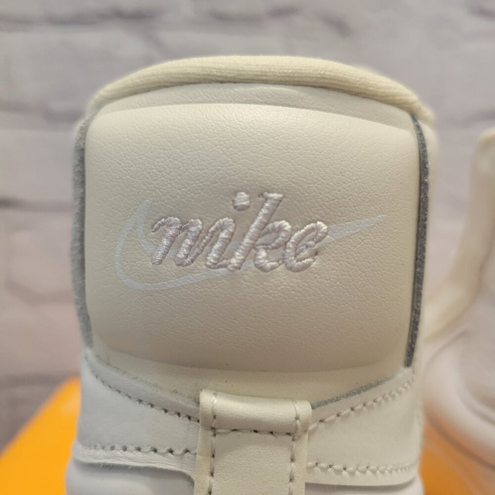 Nike Women's Blazer Mid Victory Casual Sneakers - Picture 9 of 10